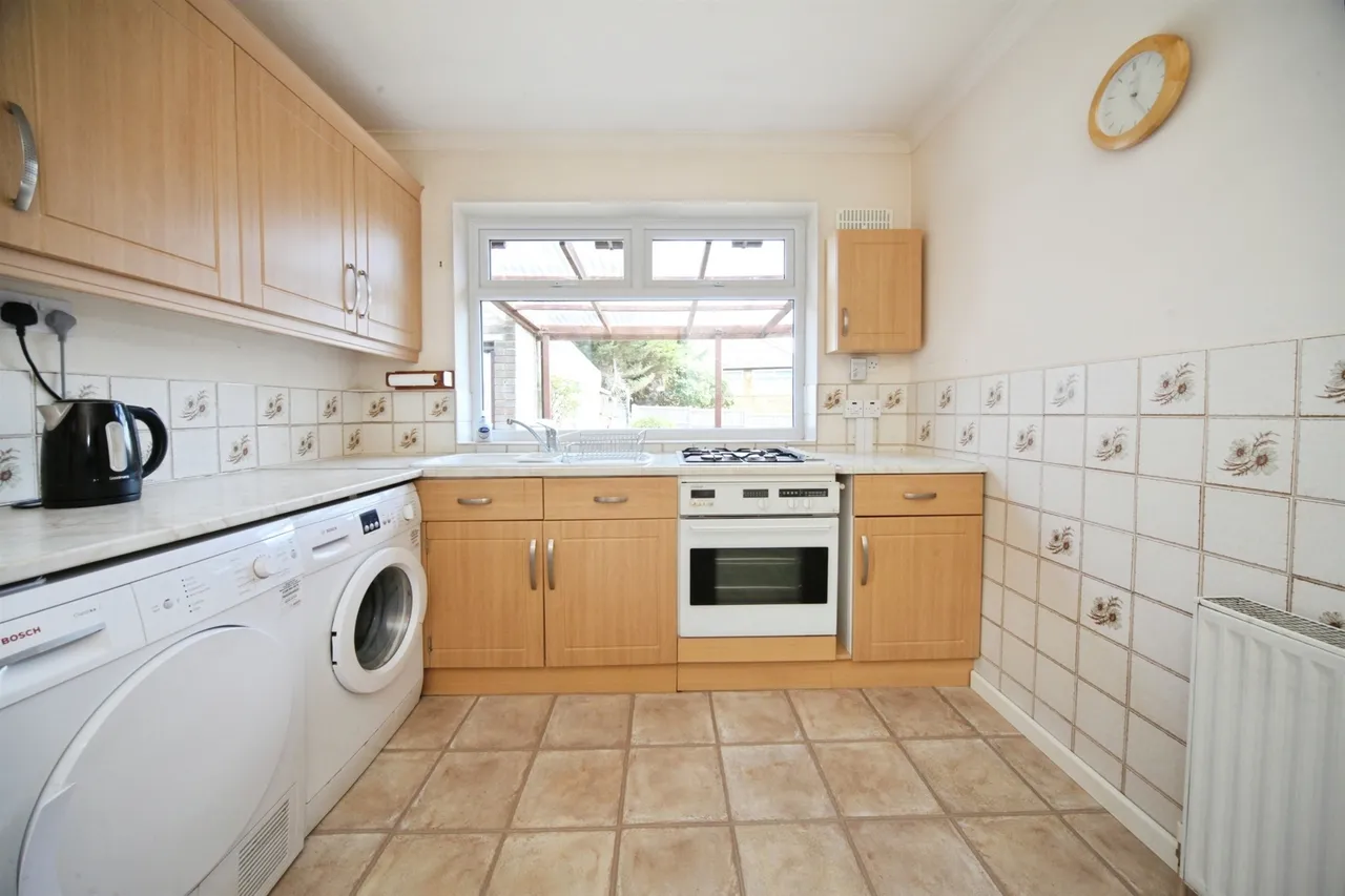 Ridgeway Avenue, Dunstable, photo 7