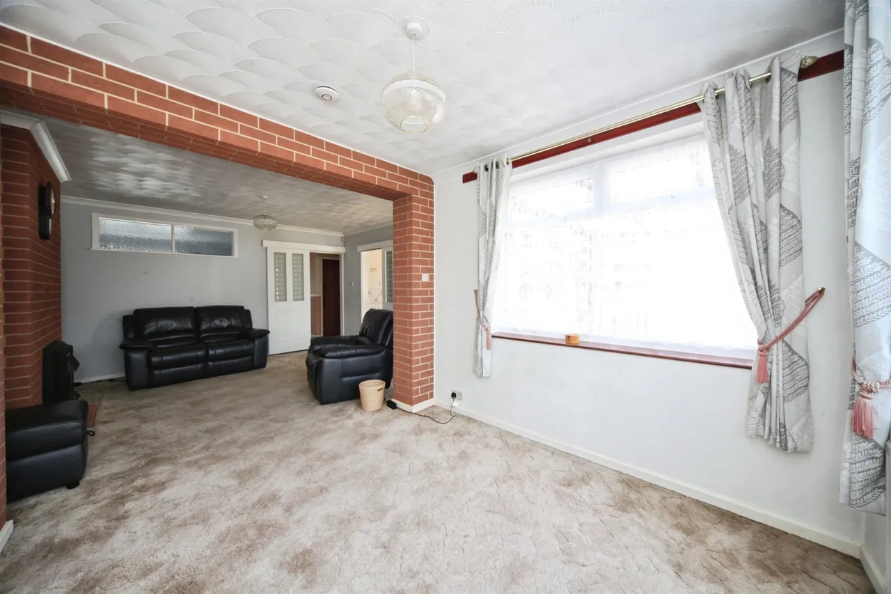 Ridgeway Avenue, Dunstable, photo 3