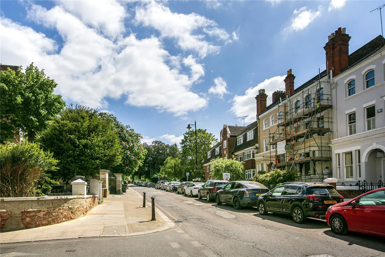 Ellerker Gardens, Richmond, TW10, photo 7
