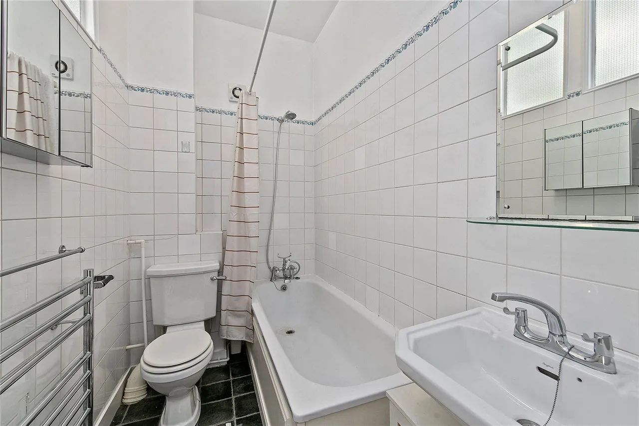Ellerker Gardens, Richmond, TW10, photo 4