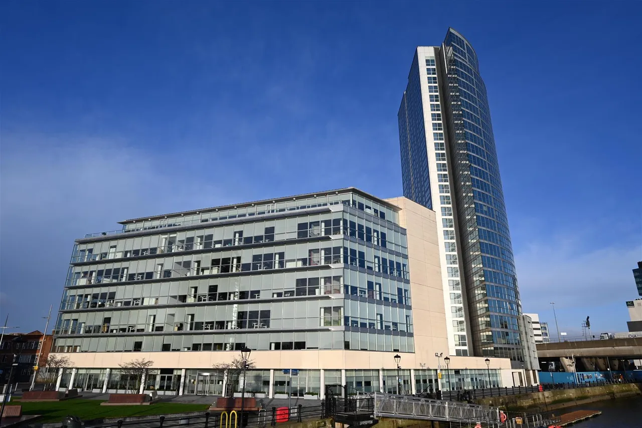 2 bed flat to rent, Obel Tower Donegall Quay, Belfast, BT1