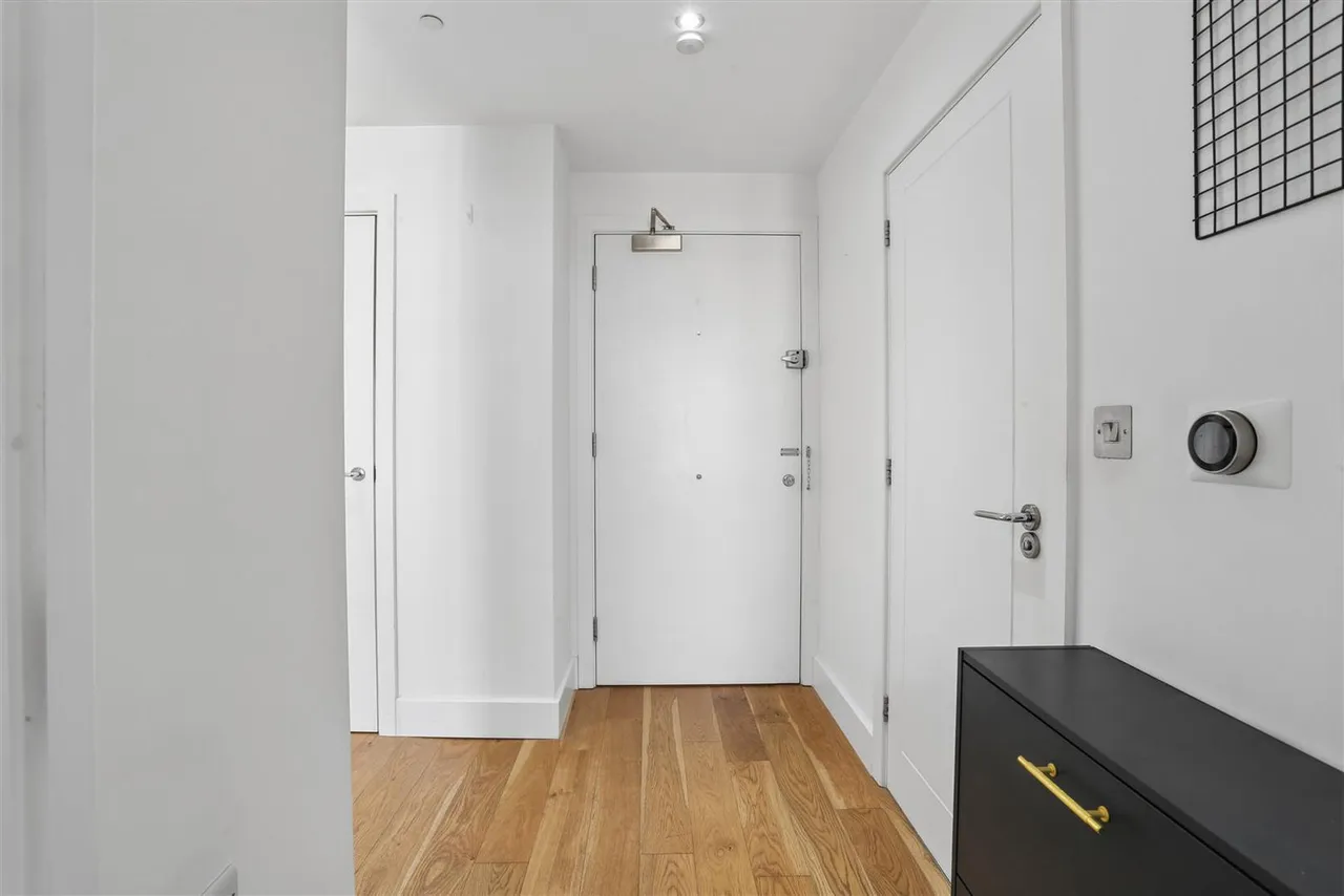 Sutton Court Road, Sutton, SM1, photo 11
