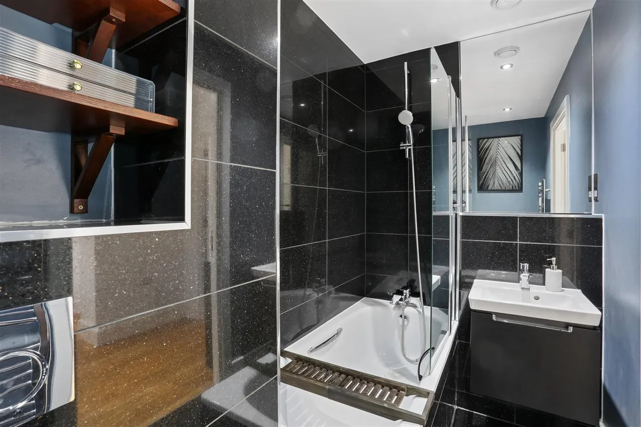 Sutton Court Road, Sutton, SM1, photo 6
