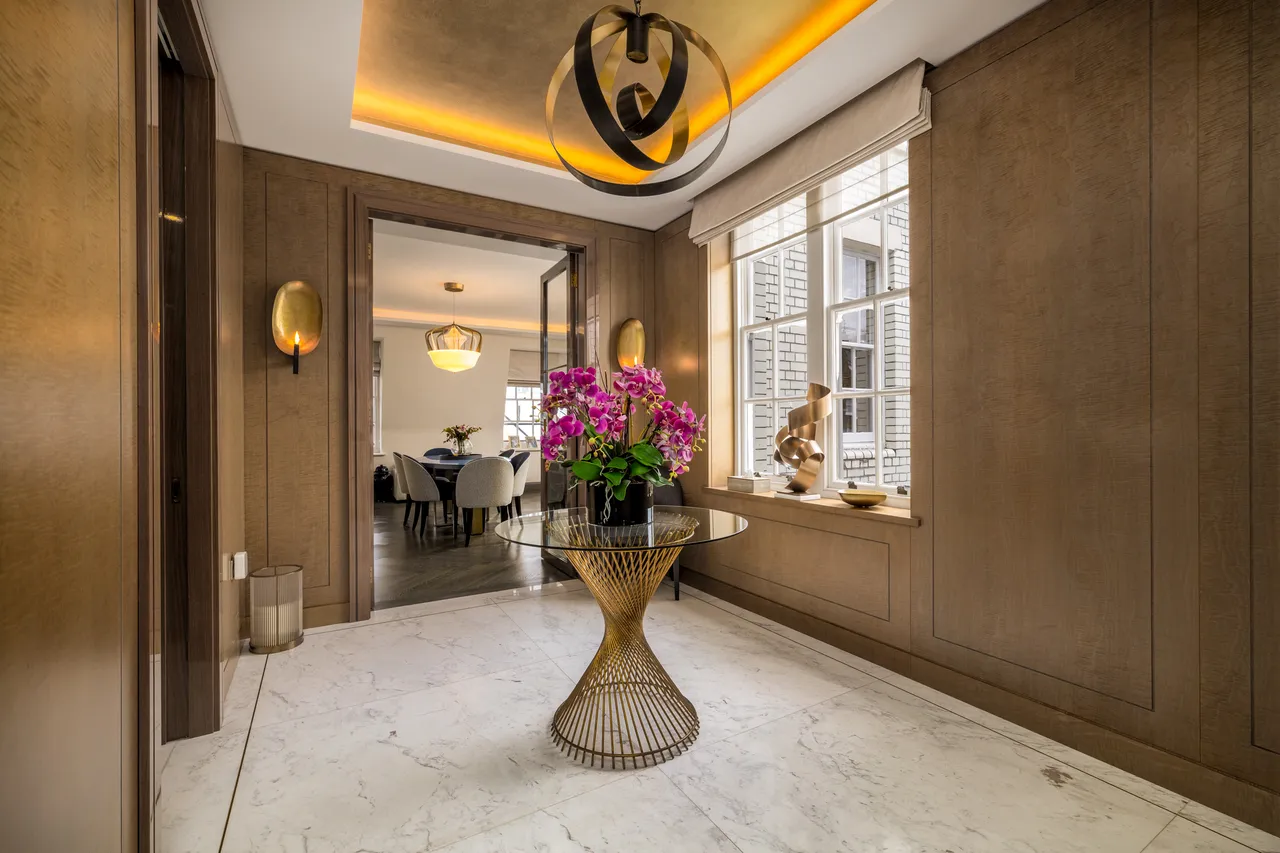 Charles Street, Mayfair, London, photo 6