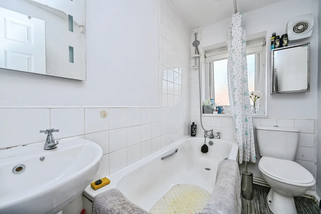 Simons Croft, Bootle, L30, photo 12