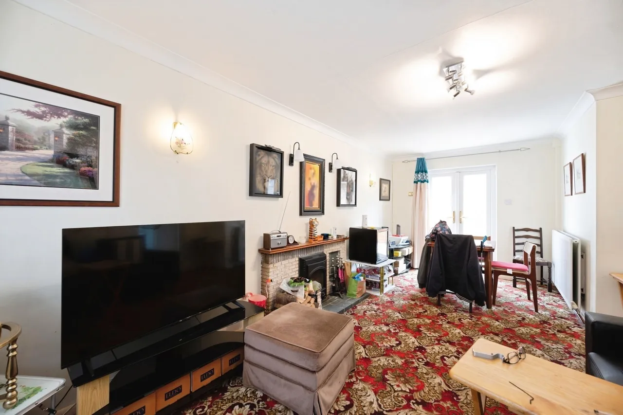 Eastoke Avenue, Hayling Island, PO11, photo 5