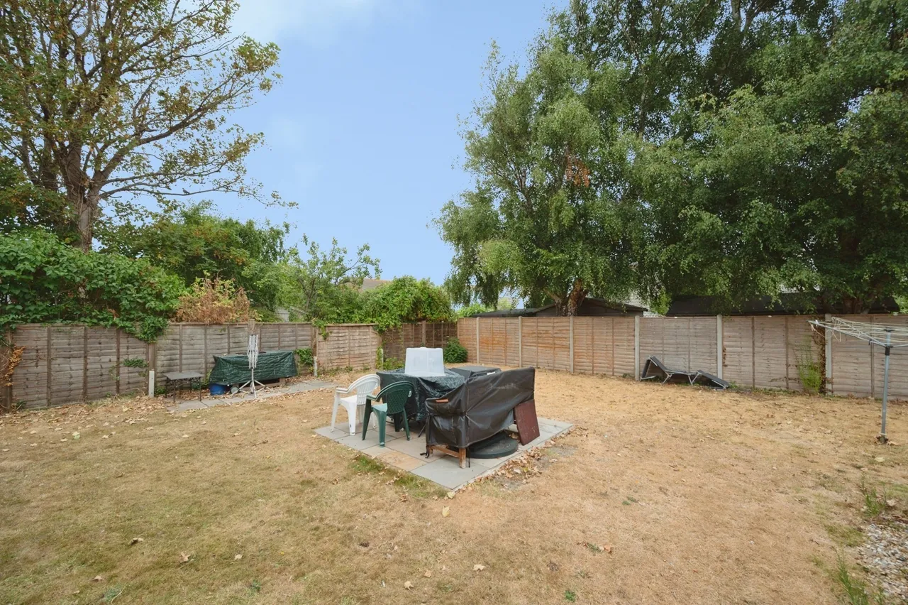 Eastoke Avenue, Hayling Island, PO11, photo 7