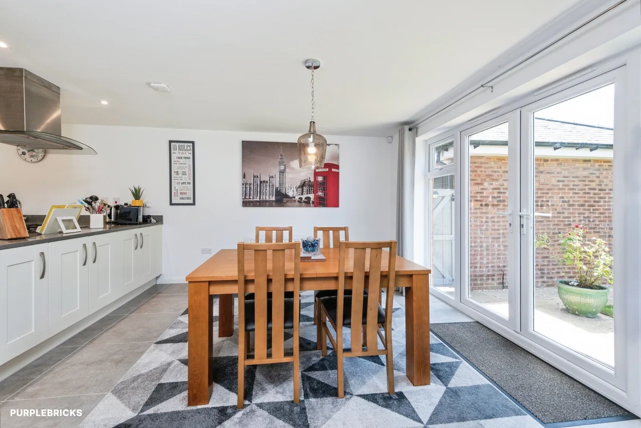 Mitchinson Street, Steeple Claydon, MK18, photo 13