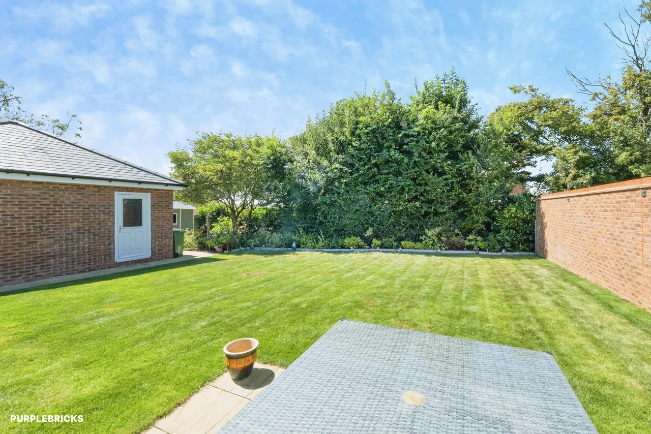 Mitchinson Street, Steeple Claydon, MK18, photo 3