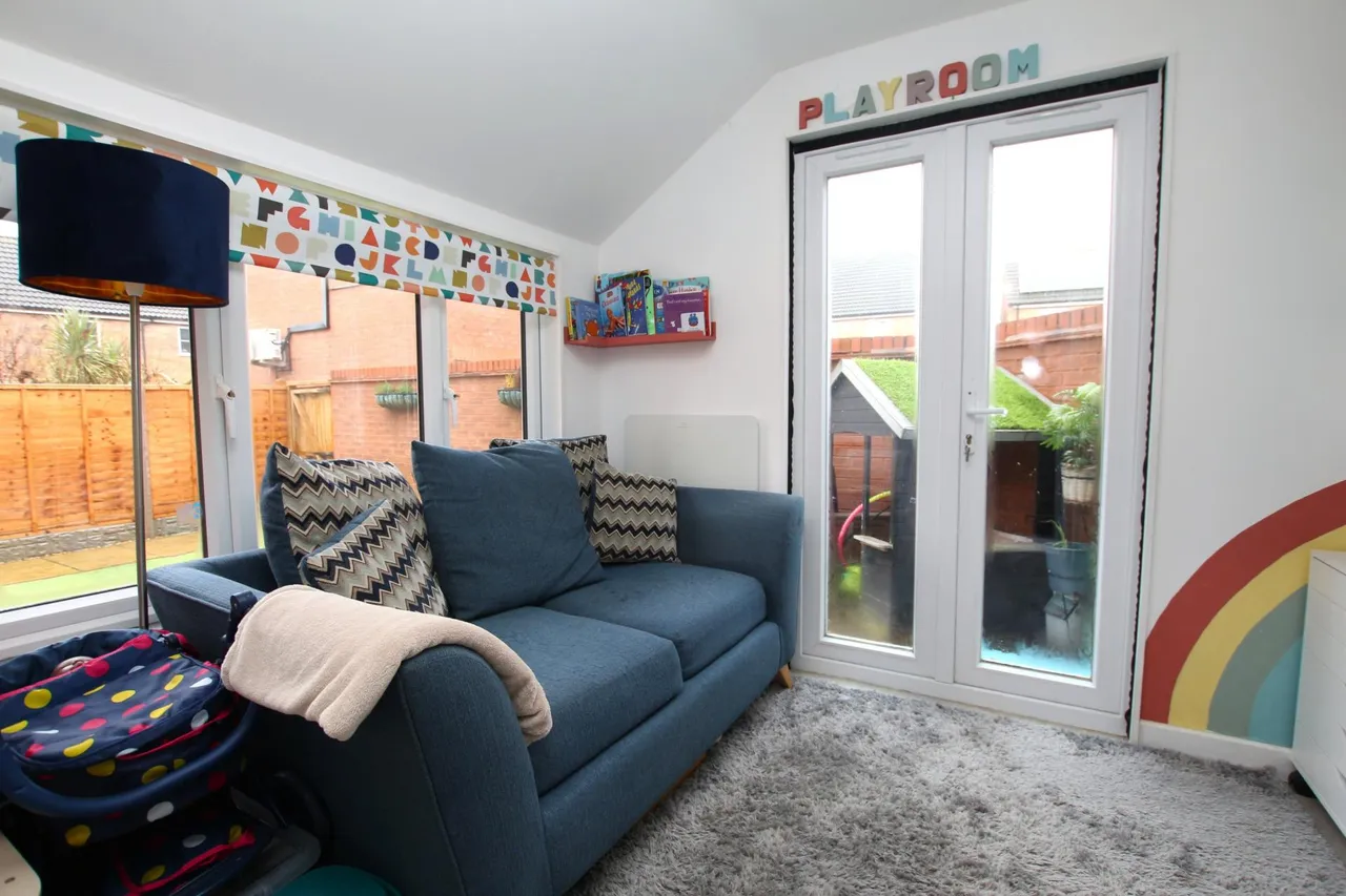 Bluebell Walk, Witham St Hughs, LN6, photo 9