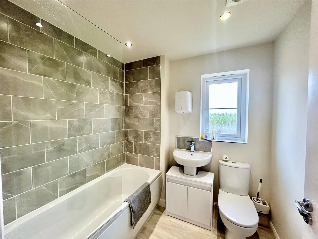 Abbey View Road, Whitby, North Yorkshire, YO22, photo 7