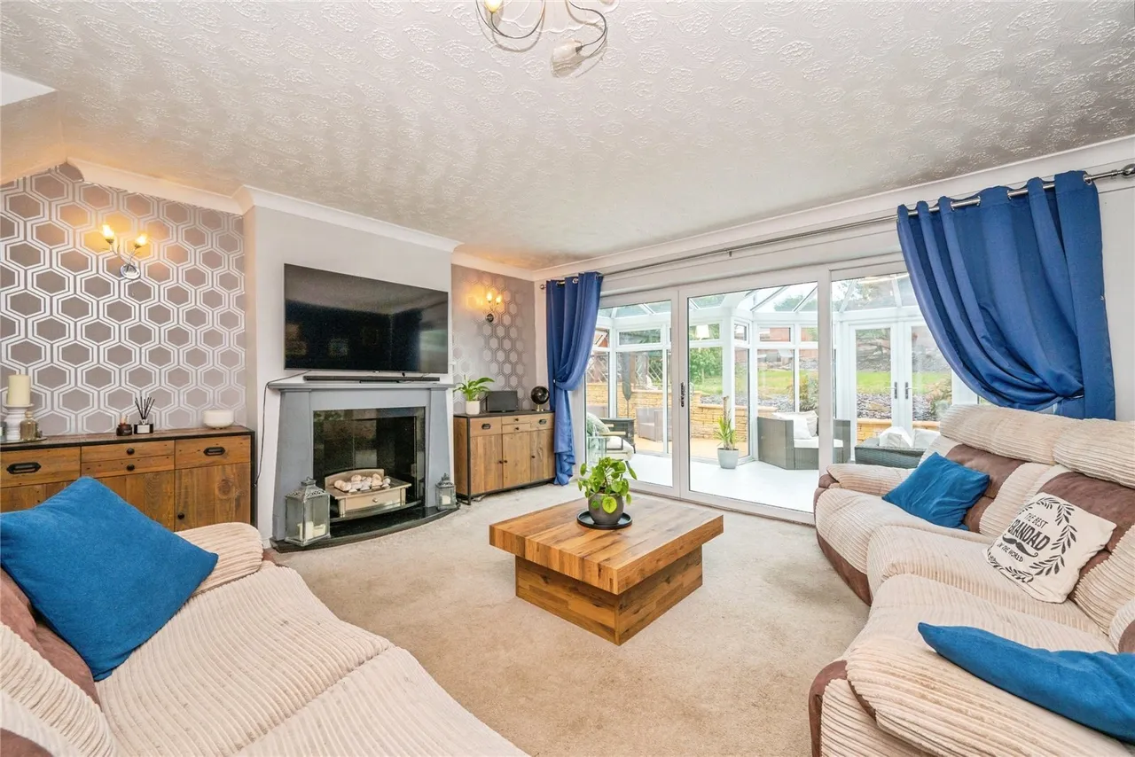 Moor Lane, TAMWORTH, Staffordshire, B77, photo 3
