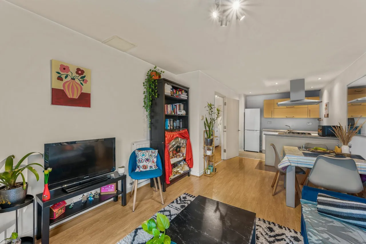 Commercial Road, London, E14, photo 13