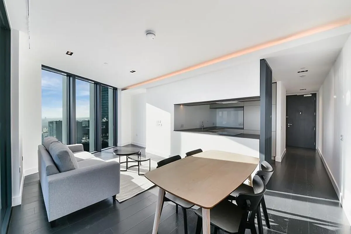 2 bed flat to rent, Amory Tower, Marsh Wall, E14