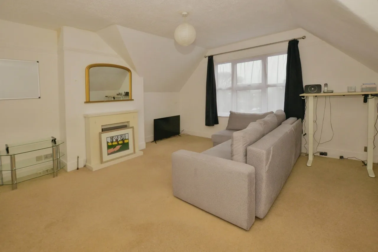 Cheriton Road, Folkestone, Kent, CT19, photo 2