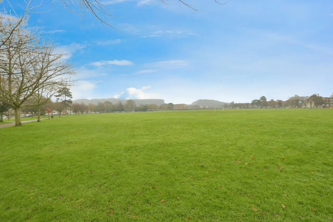 Cheriton Road, Folkestone, Kent, CT19, photo 13