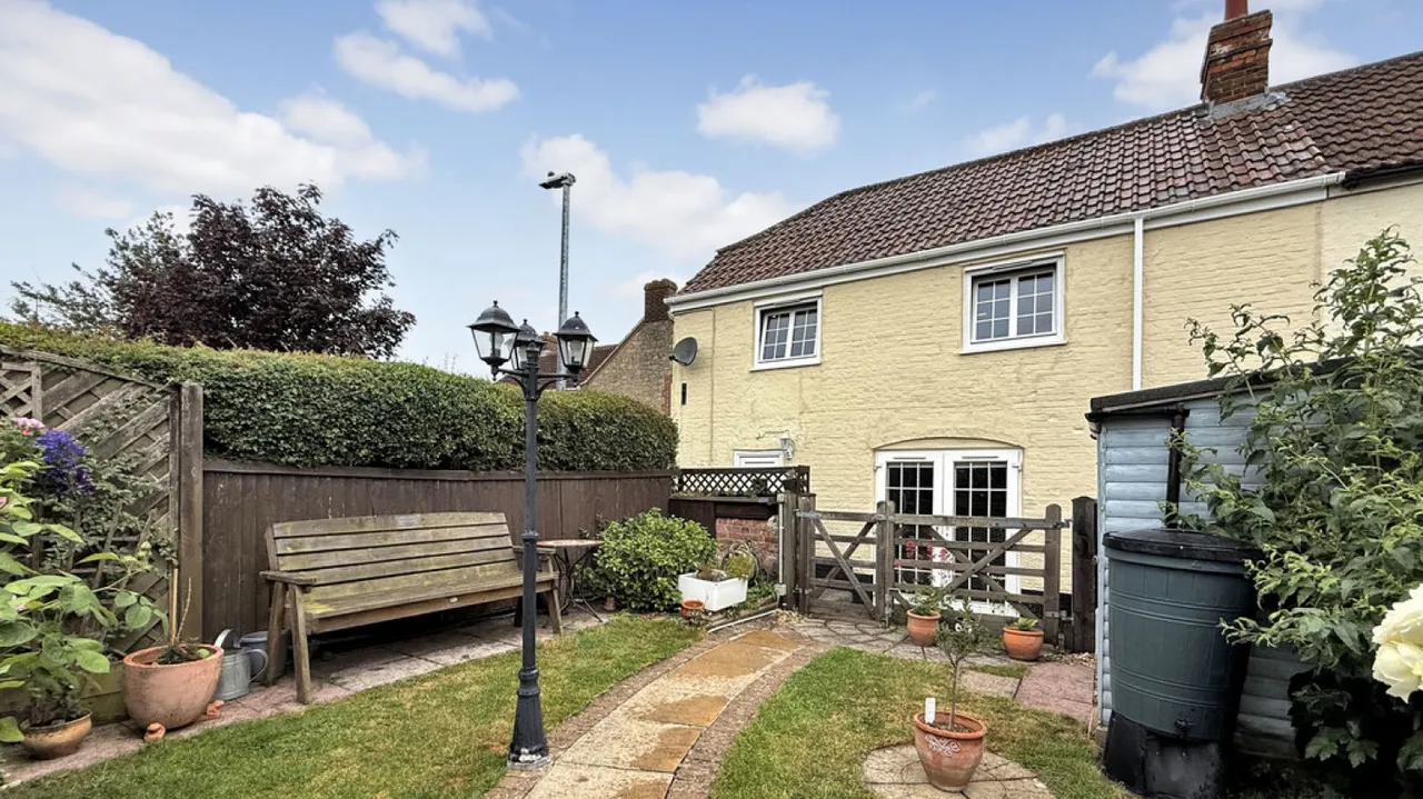 2 bed house for sale — Petticoat Lane, Dilton Marsh