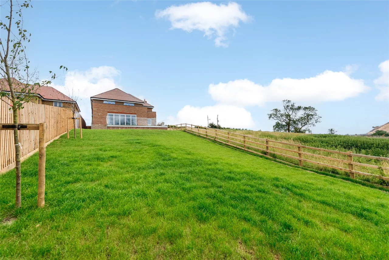 Westfield Road, Long Crendon, HP18, photo 11