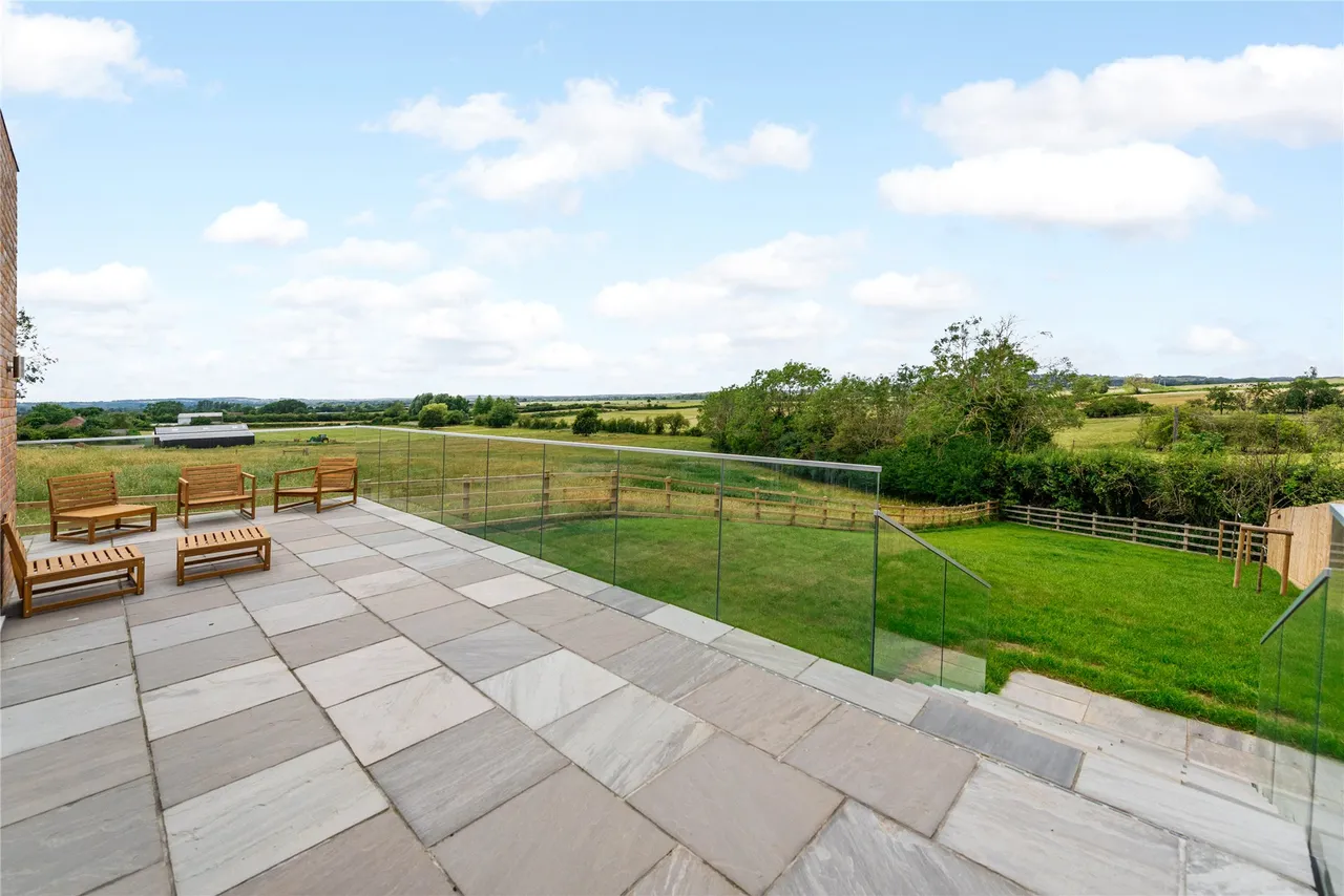 Westfield Road, Long Crendon, HP18, photo 10