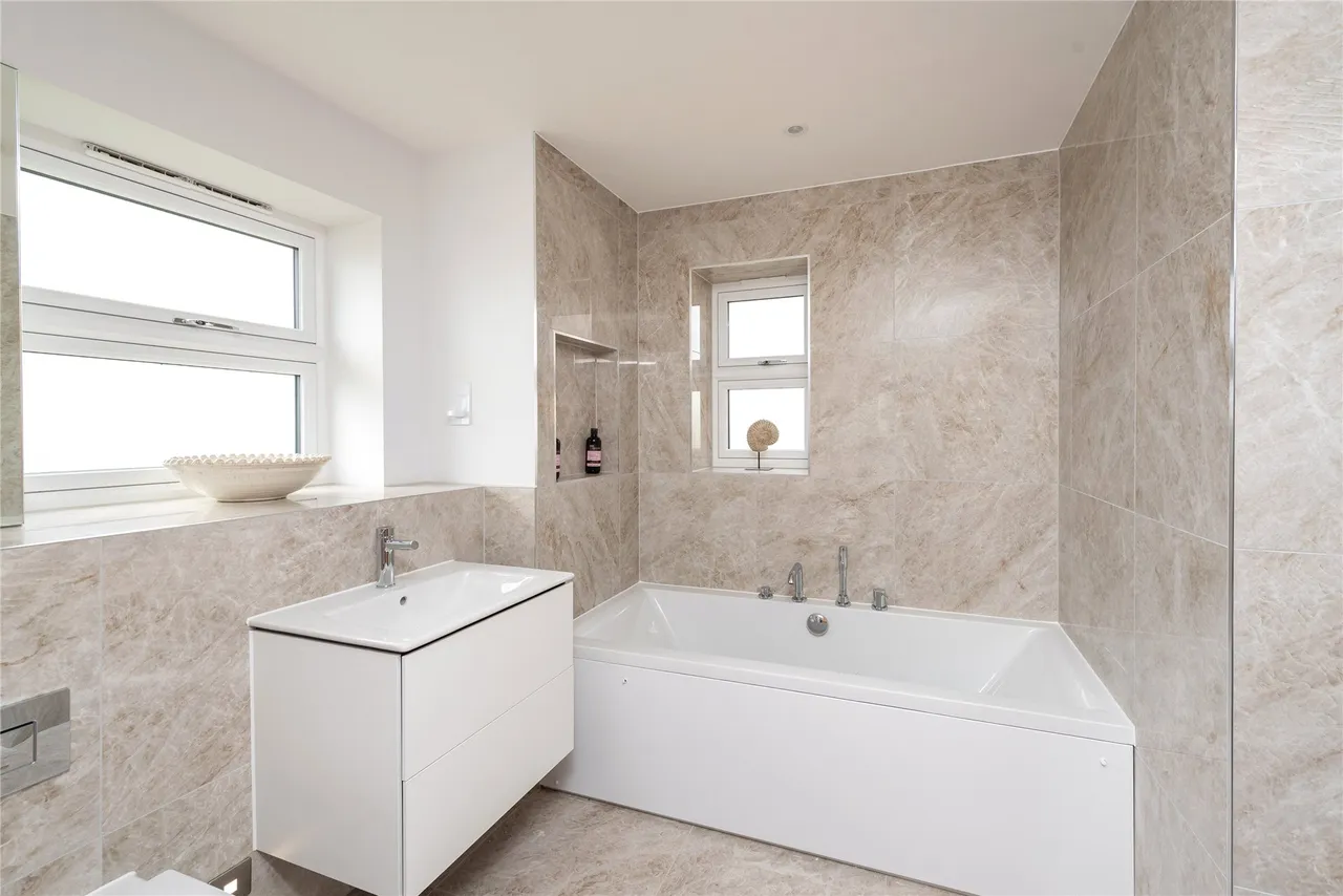 Westfield Road, Long Crendon, HP18, photo 15