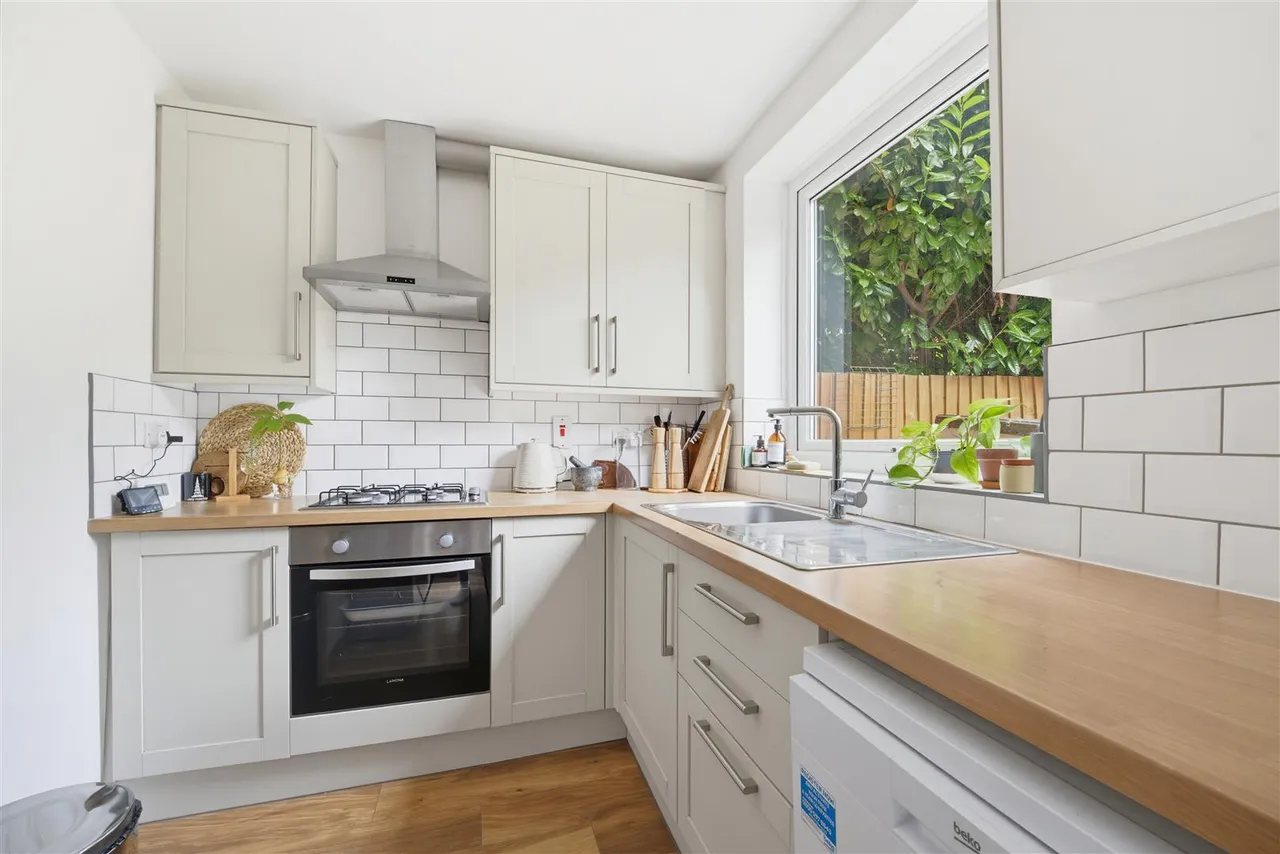 Greatdown Road, Hanwell, photo 5