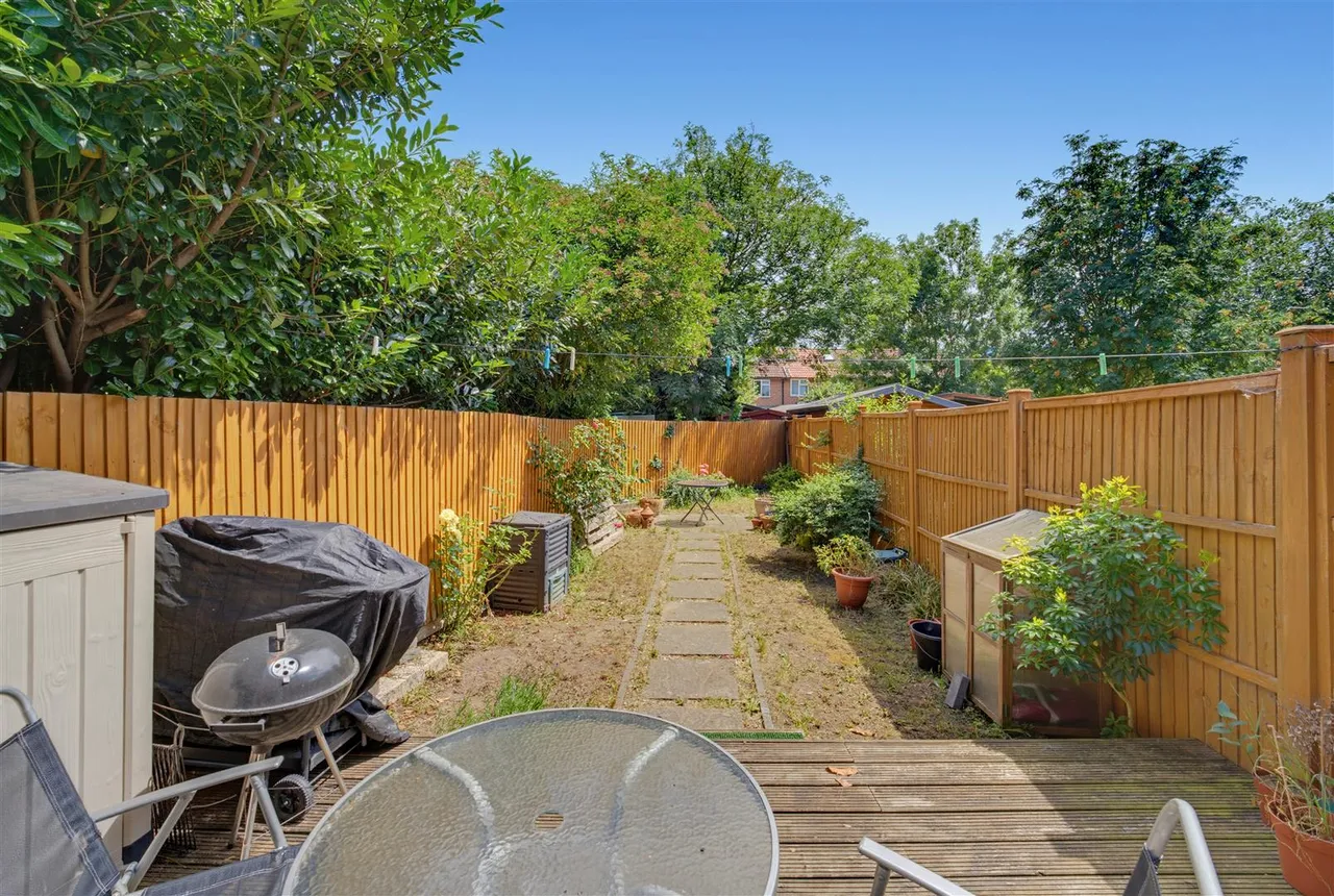 Greatdown Road, Hanwell, photo 11