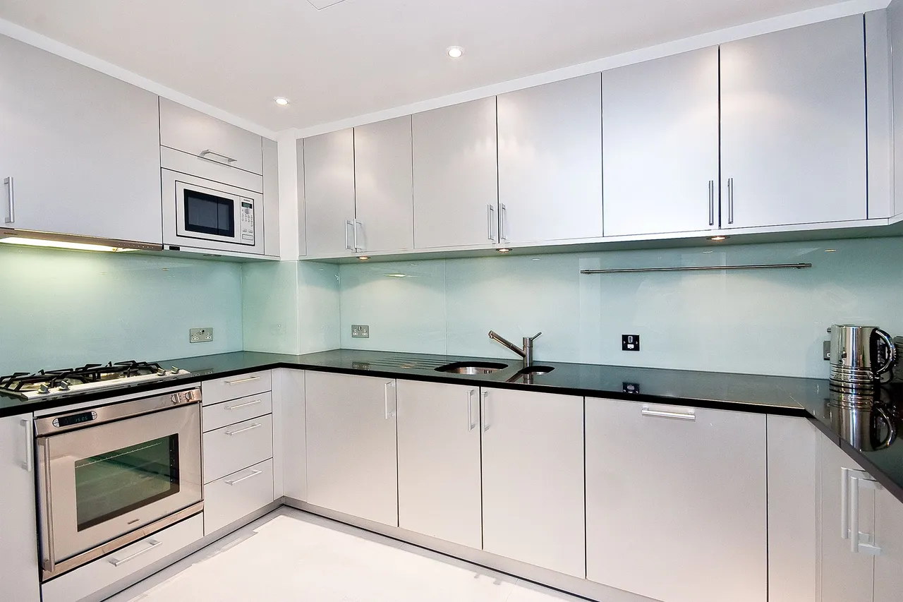 The Knightsbridge Apartments, Knightsbridge, SW7, photo 2