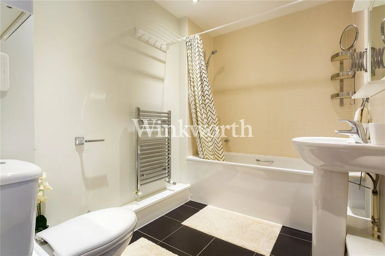 2 bed flat to rent — Charcot Road, Colindale, London, NW9