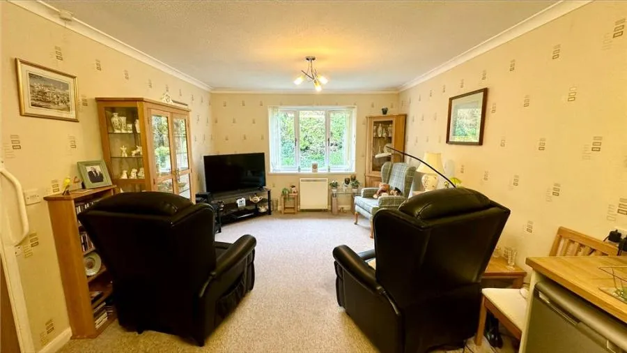 Redditch Road, Kings Norton, B38, photo 3