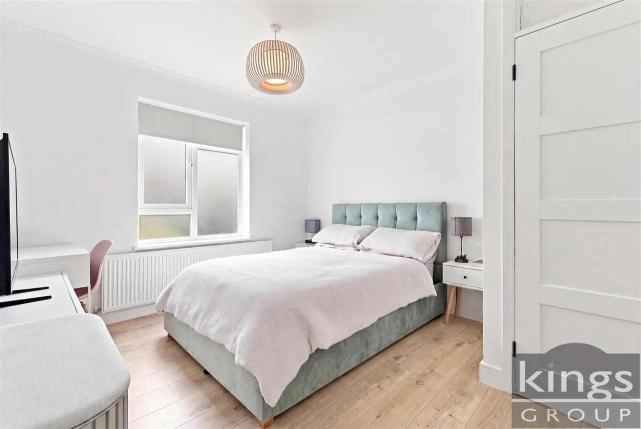 Harris Close, Enfield, photo 9