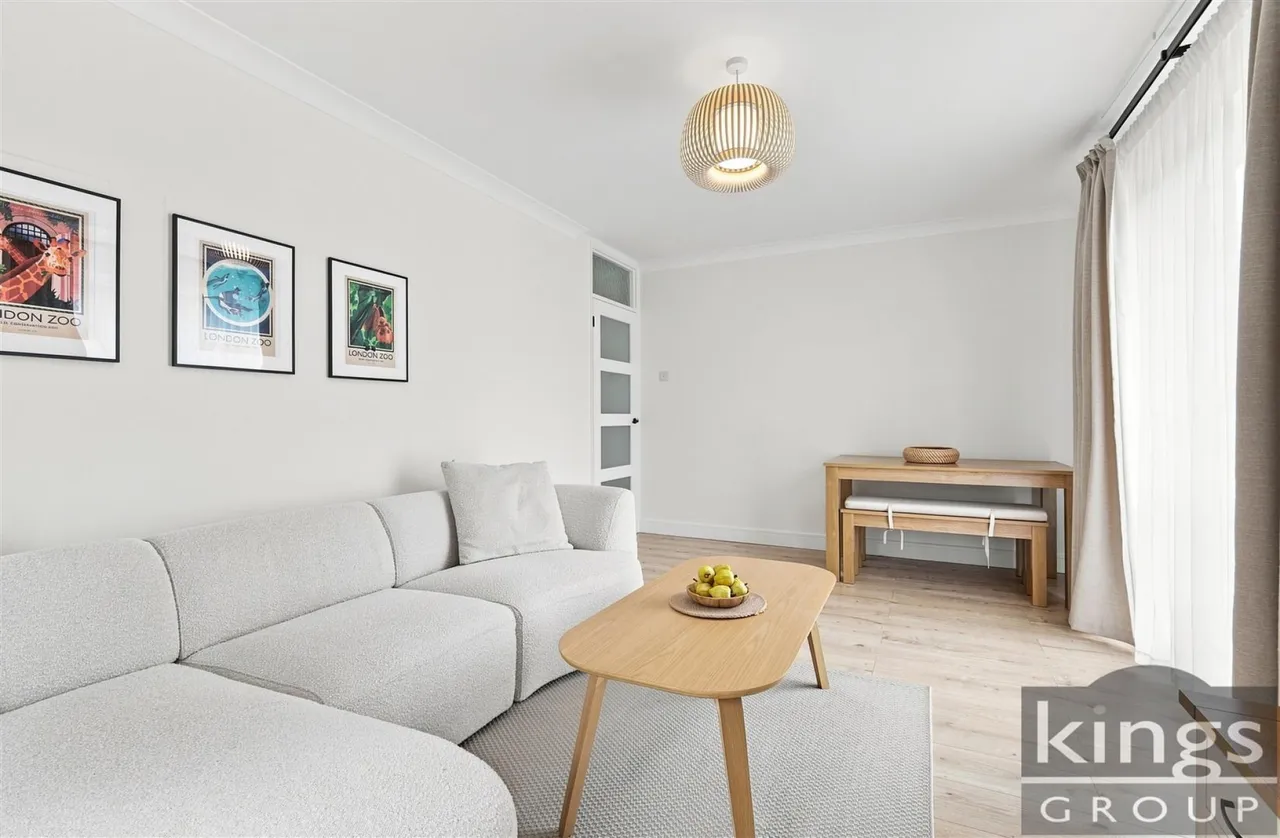 Harris Close, Enfield, photo 4