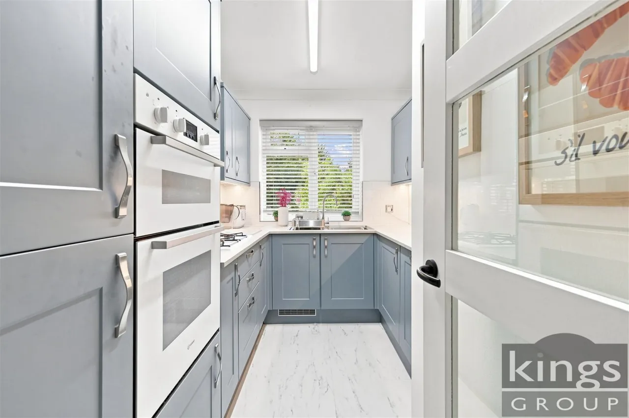 Harris Close, Enfield, photo 6