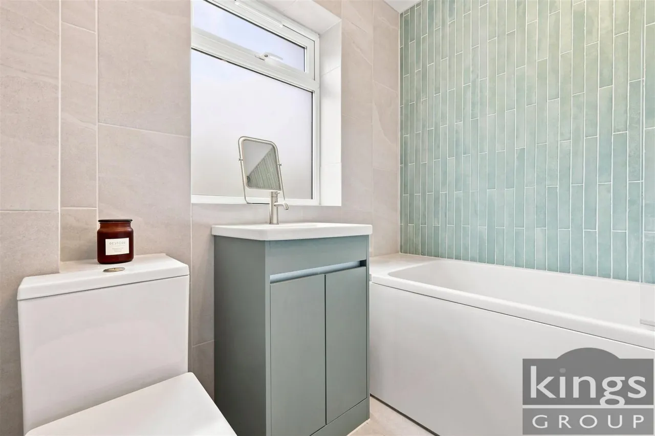 Harris Close, Enfield, photo 14