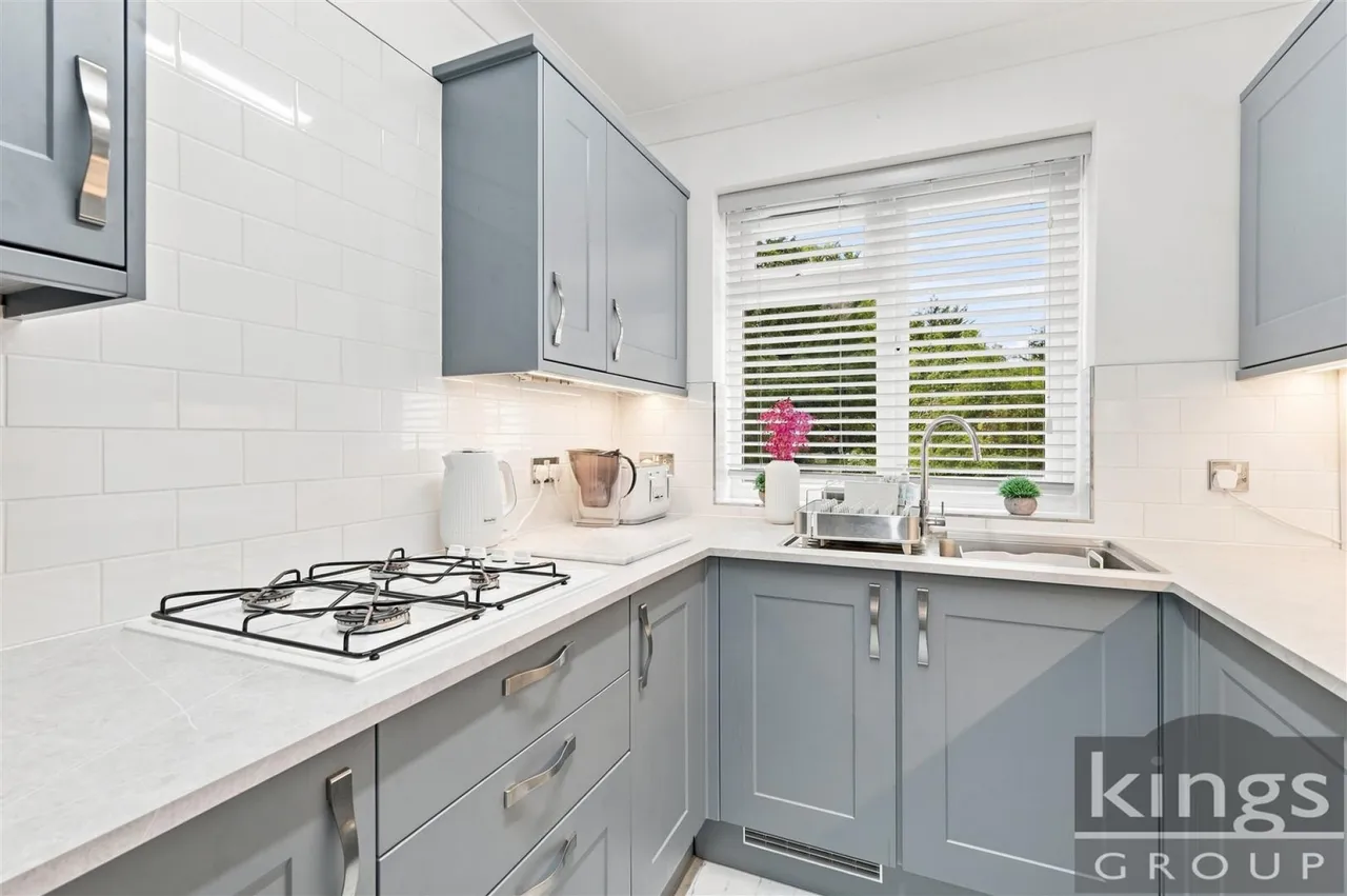 Harris Close, Enfield, photo 7