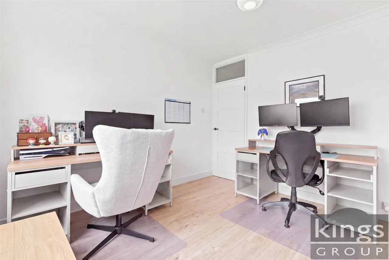 Harris Close, Enfield, photo 12