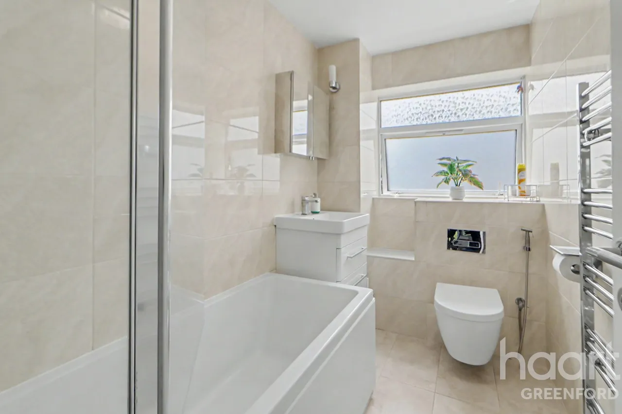 Andover Close, Greenford, UB6, photo 5