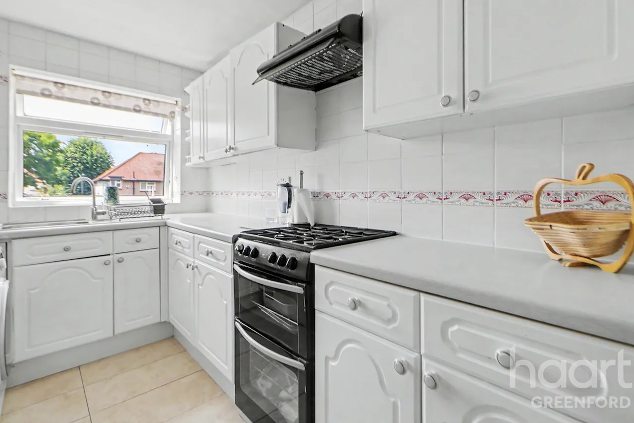 Andover Close, Greenford, UB6, photo 4