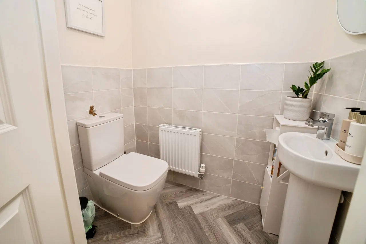 Grasshopper Green, SUTTON-IN-ASHFIELD, Nottinghamshire, NG17, photo 6