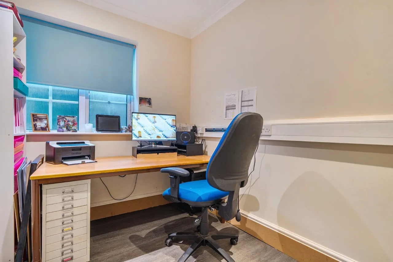 Huntercombe Lane North, Taplow, SL6, photo 15
