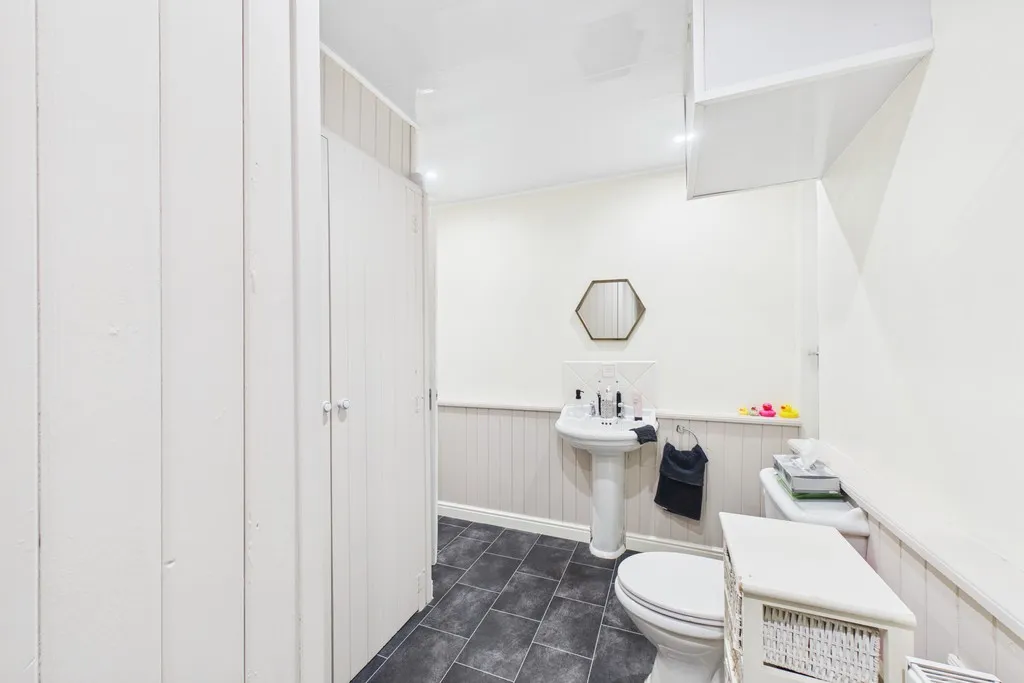 Larch Grove, Kendal, LA9, photo 18
