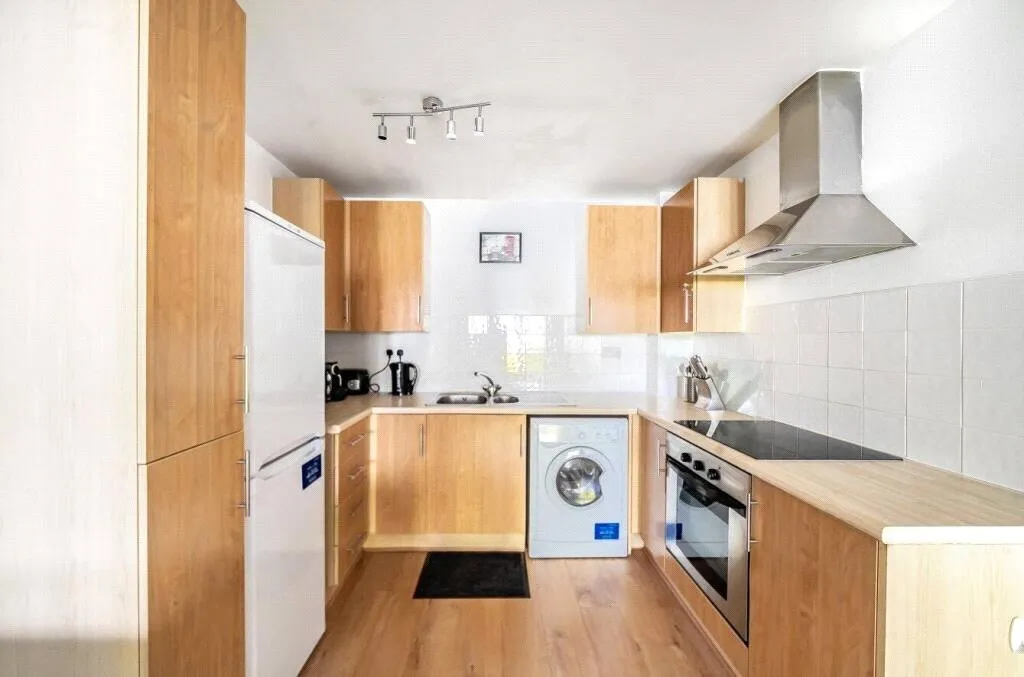 Warton Road, LONDON, London, E15, photo 11