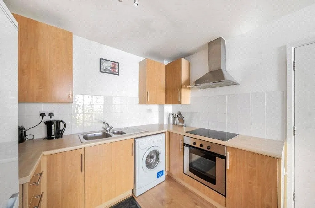 Warton Road, LONDON, London, E15, photo 12