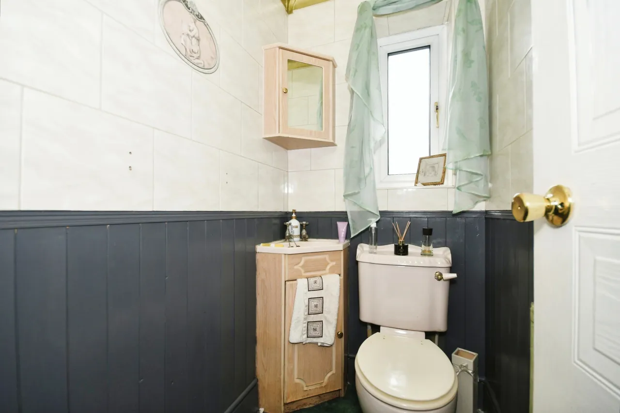 Hedley Drive, Brimington, S43, photo 8