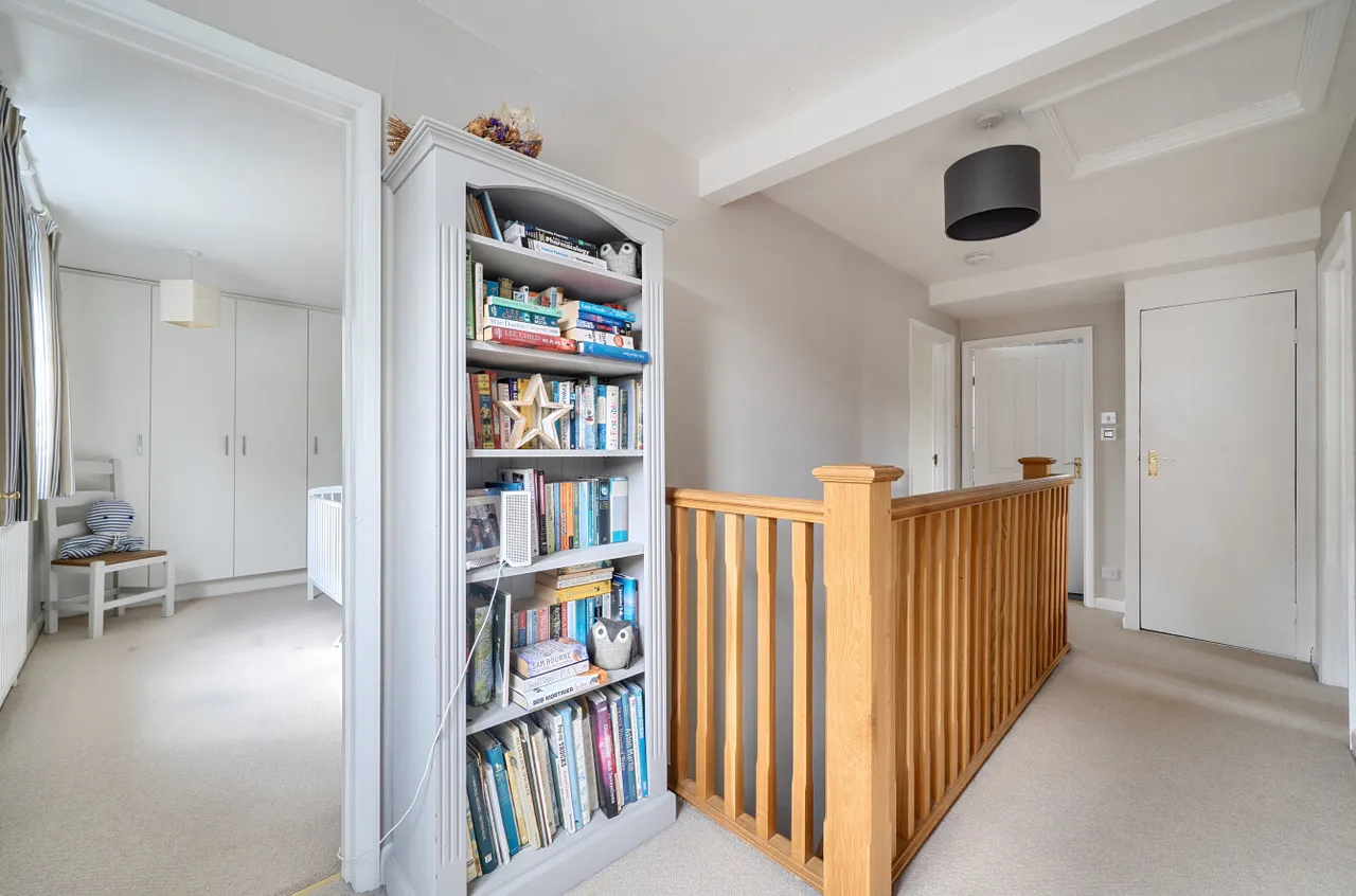 Rosefield Gardens, Ottershaw, KT16, photo 16