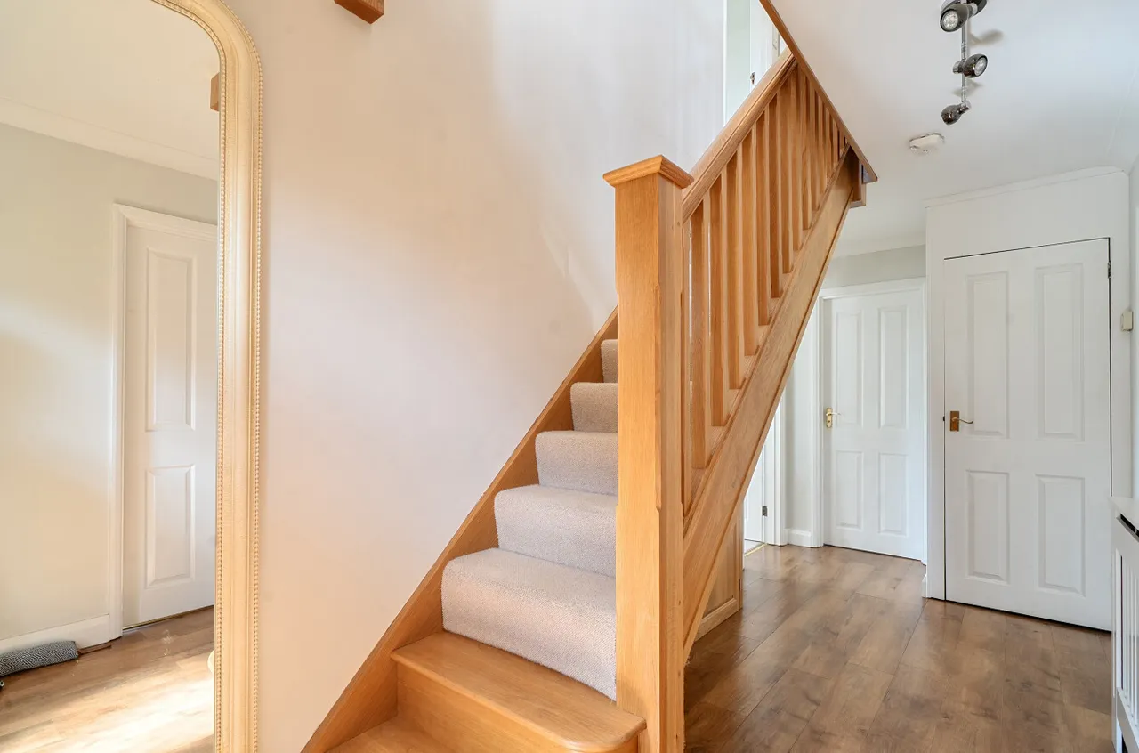 Rosefield Gardens, Ottershaw, KT16, photo 10