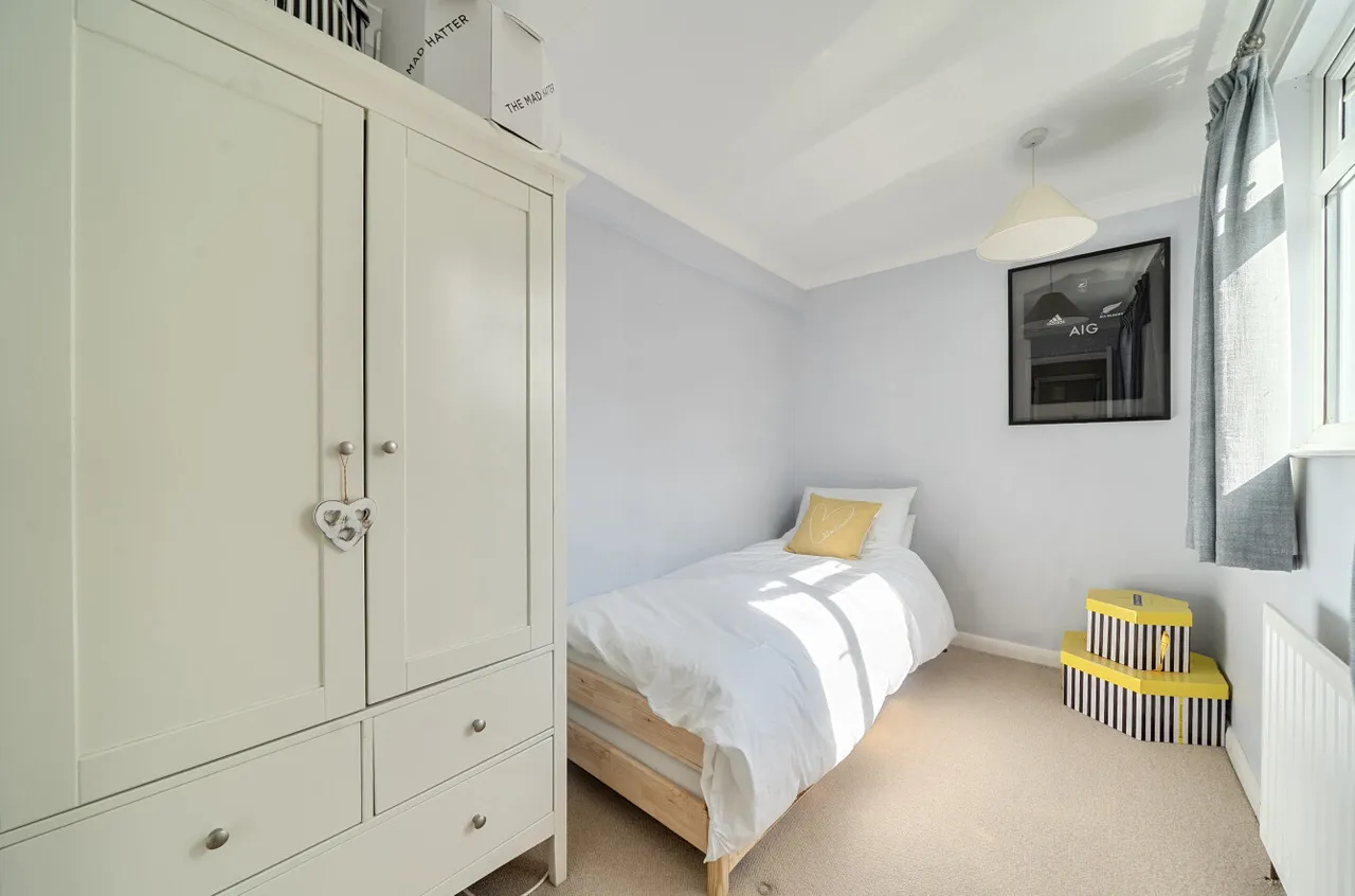 Rosefield Gardens, Ottershaw, KT16, photo 19