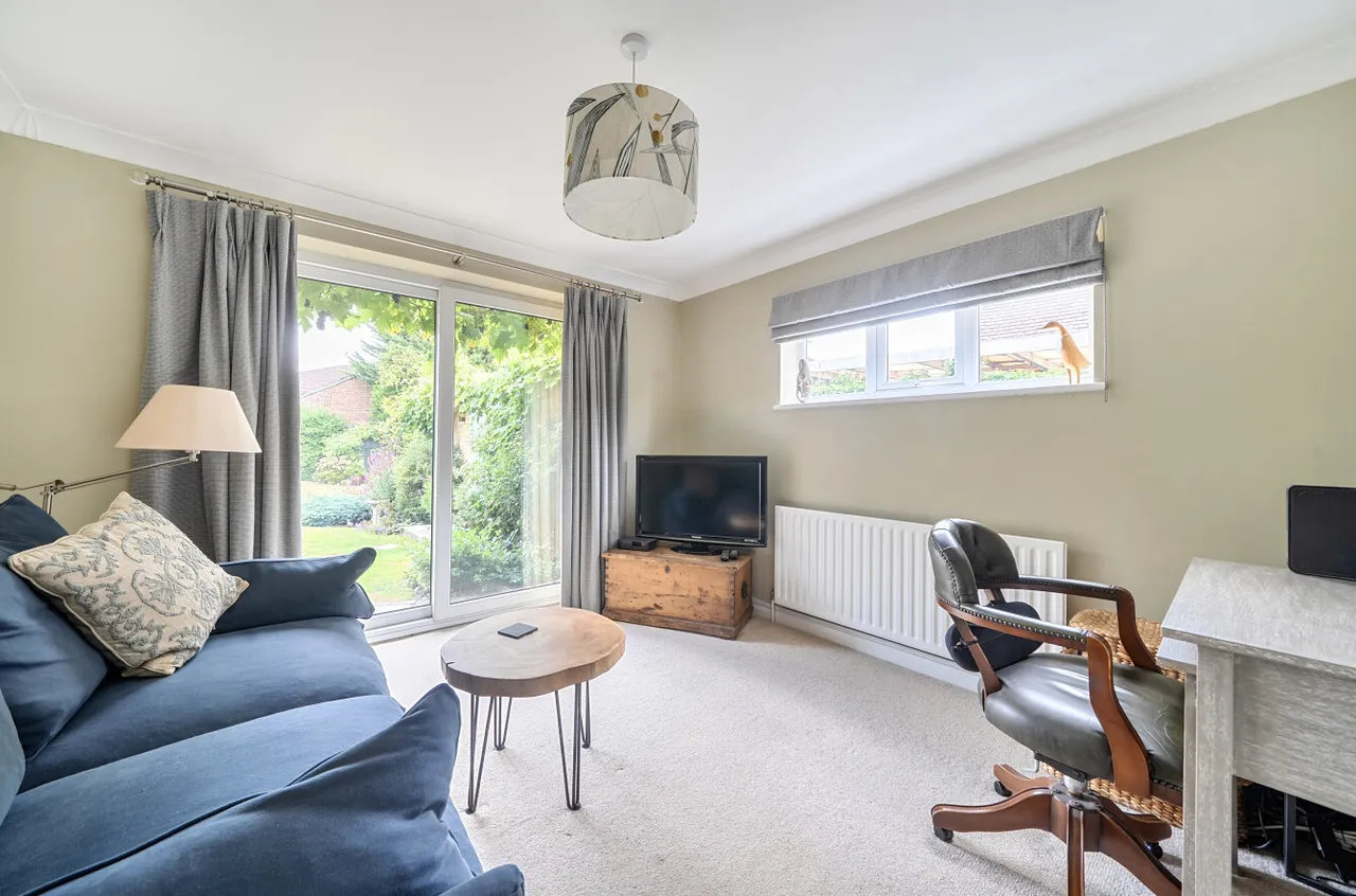 Rosefield Gardens, Ottershaw, KT16, photo 6