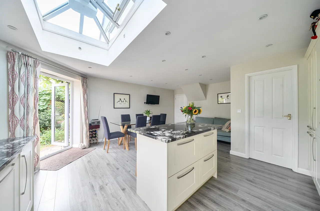 Rosefield Gardens, Ottershaw, KT16, photo 5