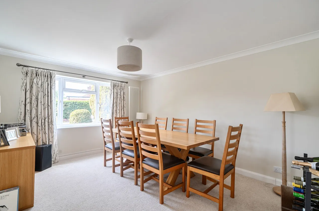 Rosefield Gardens, Ottershaw, KT16, photo 9