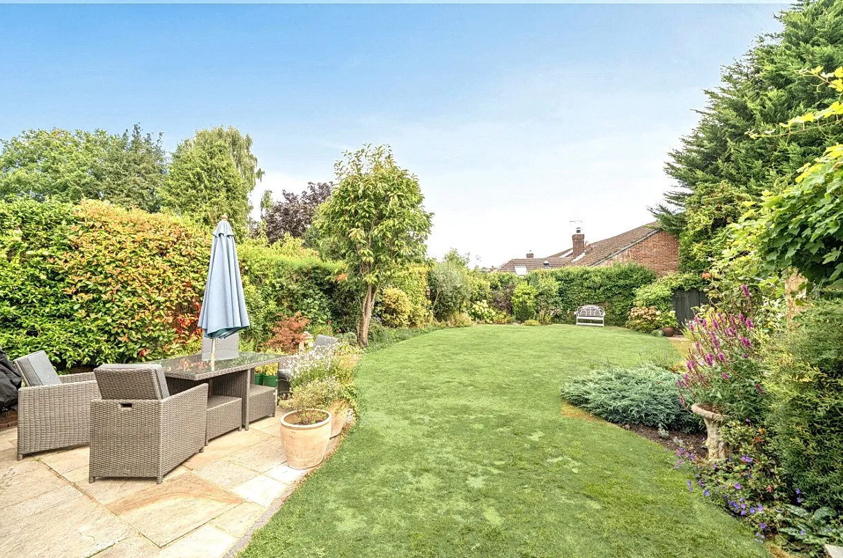 Rosefield Gardens, Ottershaw, KT16, photo 23